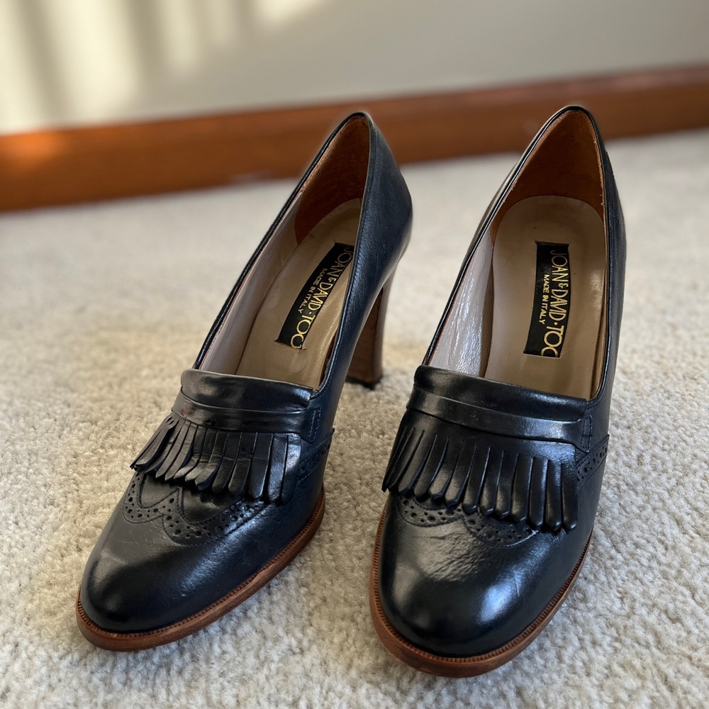 Joan & David Too Vintage pumps